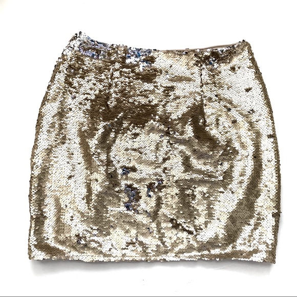 EVERYTHING AND MORE SEQUIN SKIRT IN GOLD - Picture 5 of 8